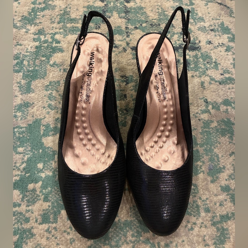 Walking Cradles “Jolly” Black Textured Leather Slingback Pumps, sz 9.5, NWT